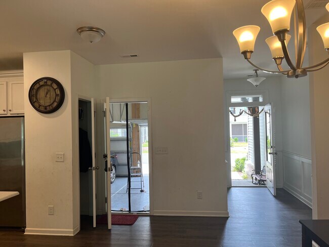 Foto del edificio - 4343 Pond Pine Trl