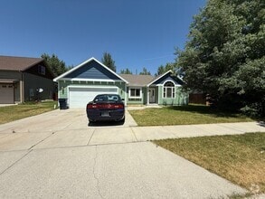 Building Photo - 3207 John Deere St