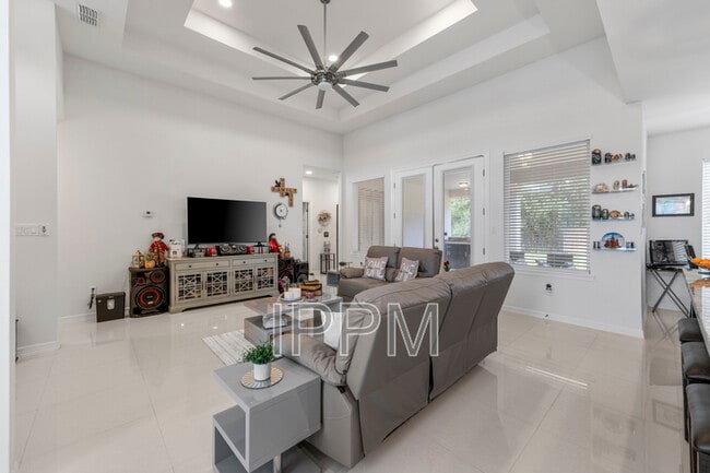 Building Photo - 1622 Helena Dr