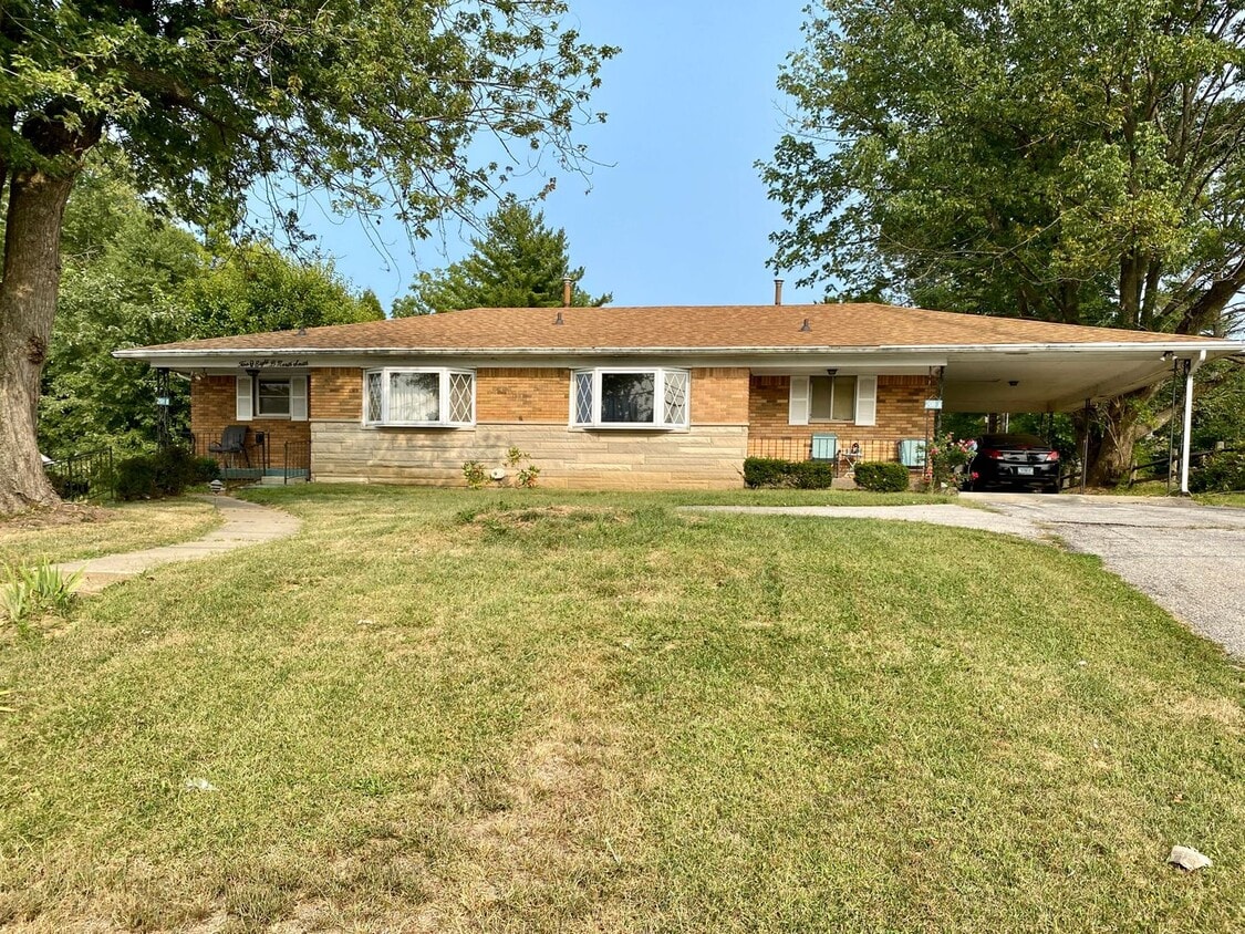 Building Photo - 208 N Smith Rd