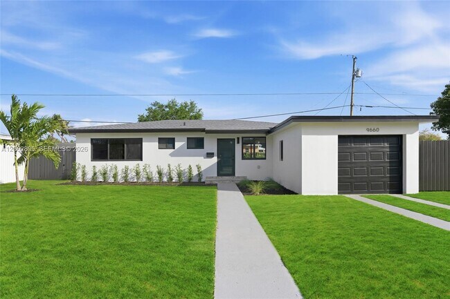 Building Photo - 9660 Dominican Dr