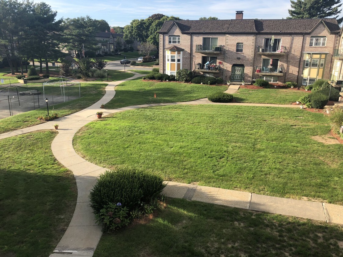 View from balcony - 107 Oak Ln