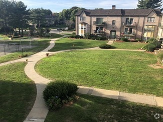 Building Photo - 107 Oak Ln