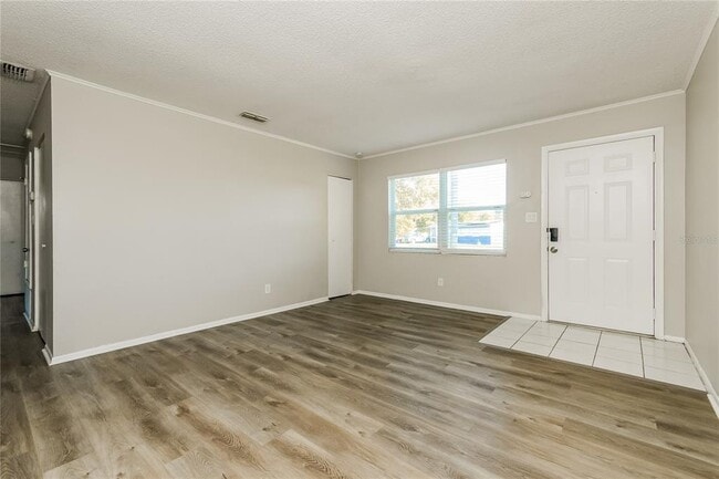 Building Photo - 5801 Abercorn Dr