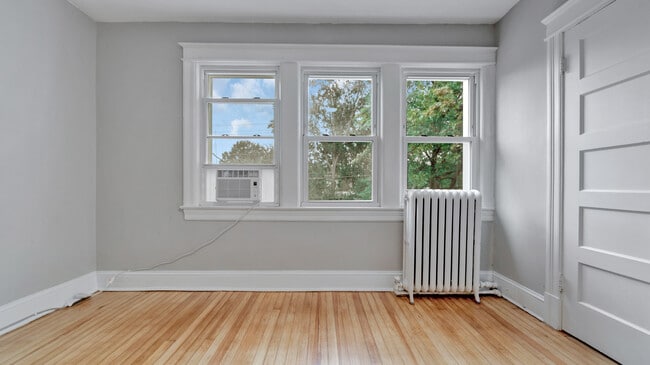 Building Photo - 616 Hamilton St NW