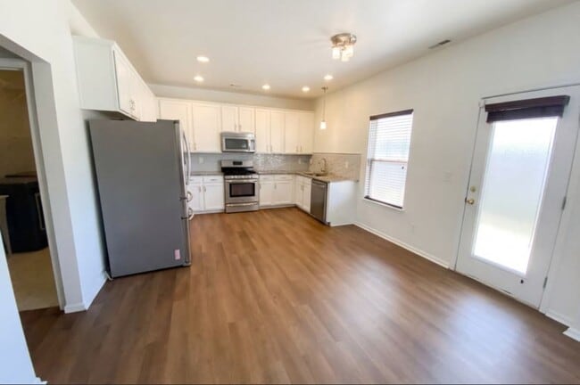 Building Photo - 104 S Ranney Way