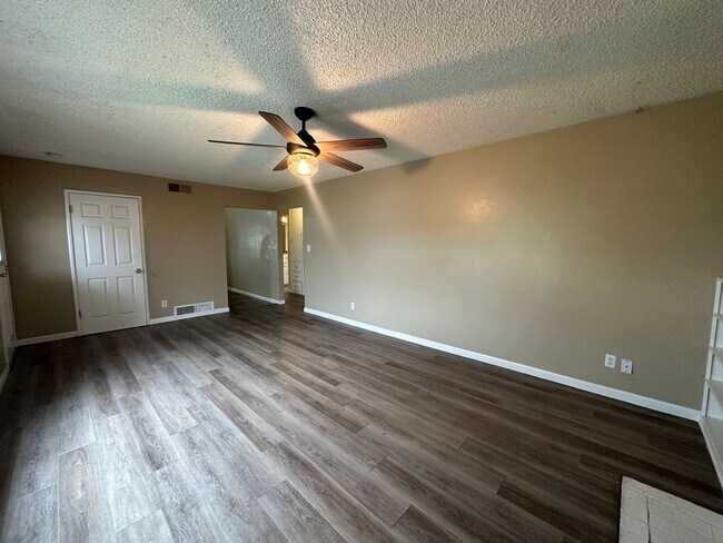 Building Photo - 1247 Lauralee Ct