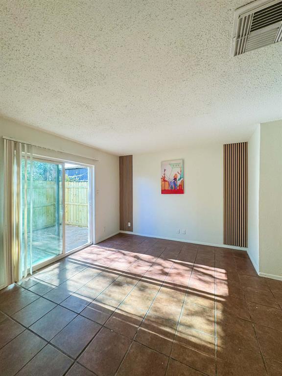 Foto del edificio - 5810 Sweeney Cir