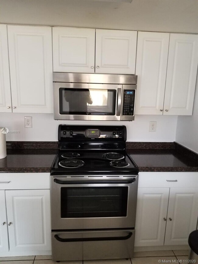 Foto del edificio - 8515 NW 3rd Ln