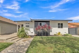 Building Photo - 2909 Nipomo Ave