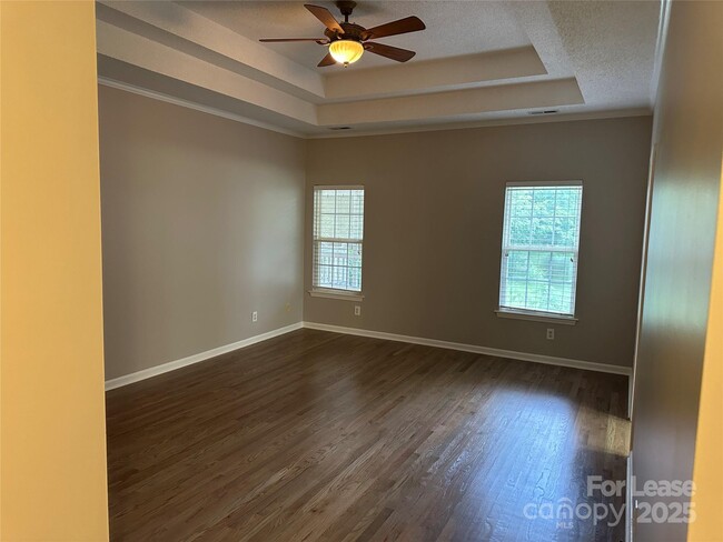 Building Photo - 127 Shoreview Dr