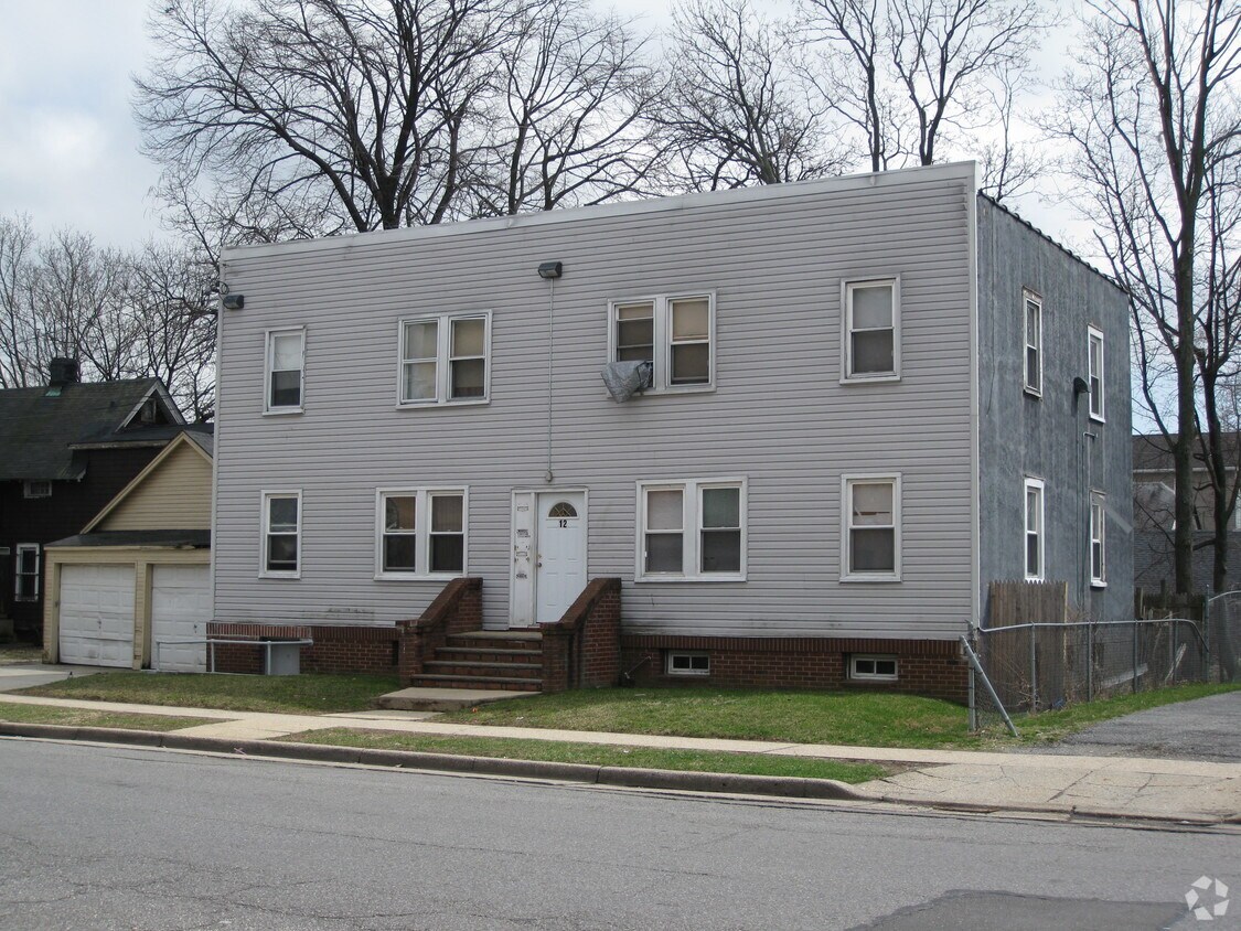 Building Photo - 12 Maple Ave