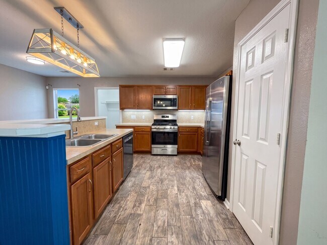 Building Photo - 8102 Sanders Glen Ln