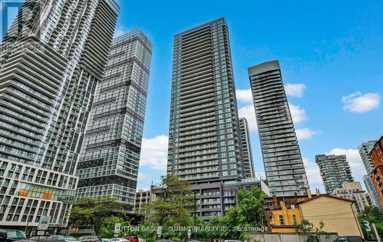 Photo principale - 159-2159 Dundas St E