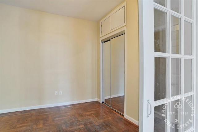 Building Photo - 3 bedroom in BROOKLYN NY 11221