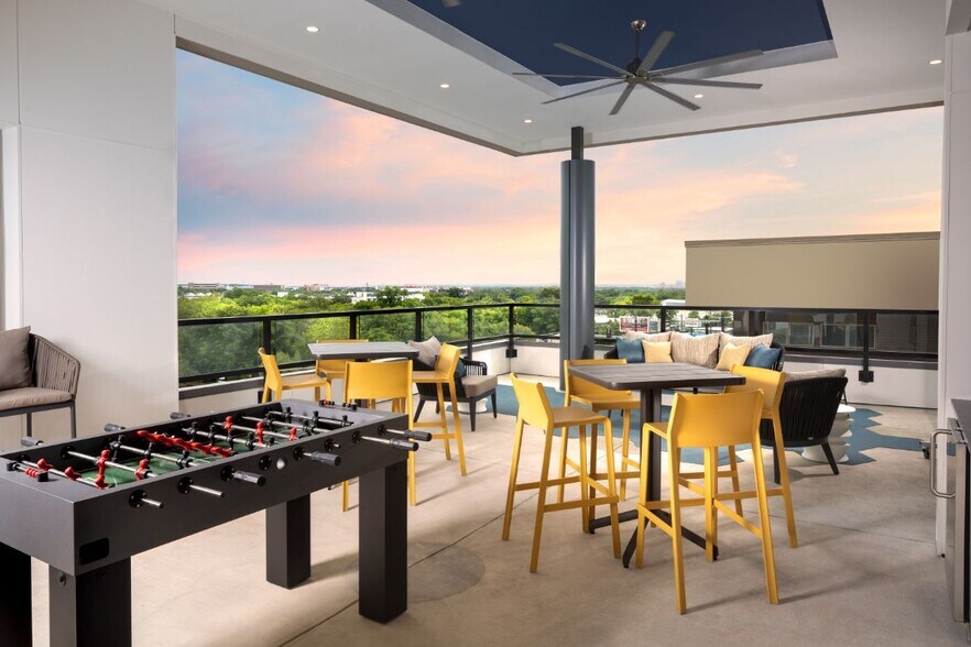 AVE Austin North Lamar