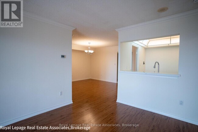 Building Photo - 228 Bonis Ave