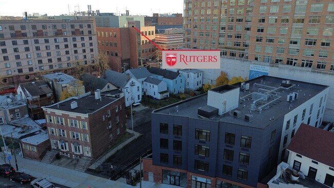 Foto del edificio - 50-52 Easton Ave