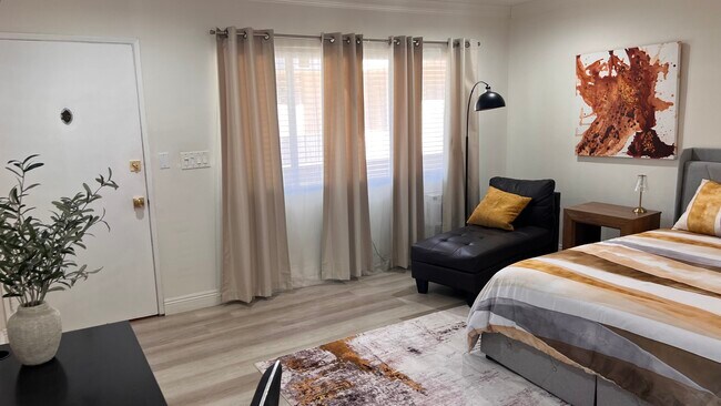 Foto del edificio - Newly Renovated - The Copa Apartments