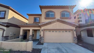 Building Photo - 1833 E Hartford Ave