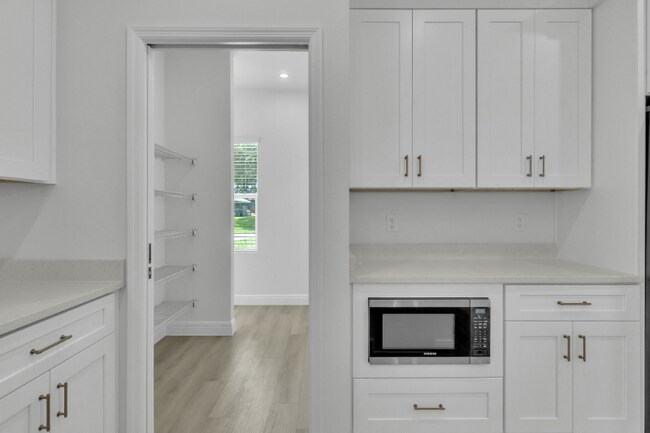 Building Photo - 1608 Hickory Ridge Dr