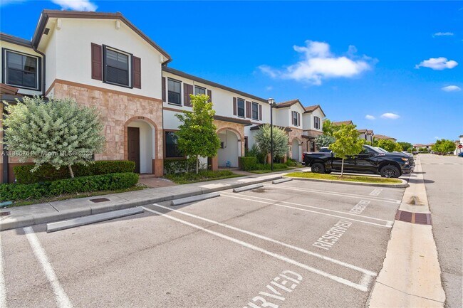 Foto del edificio - 10519 West 33rd Ct