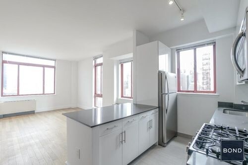 Building Photo - 440 W 35th St