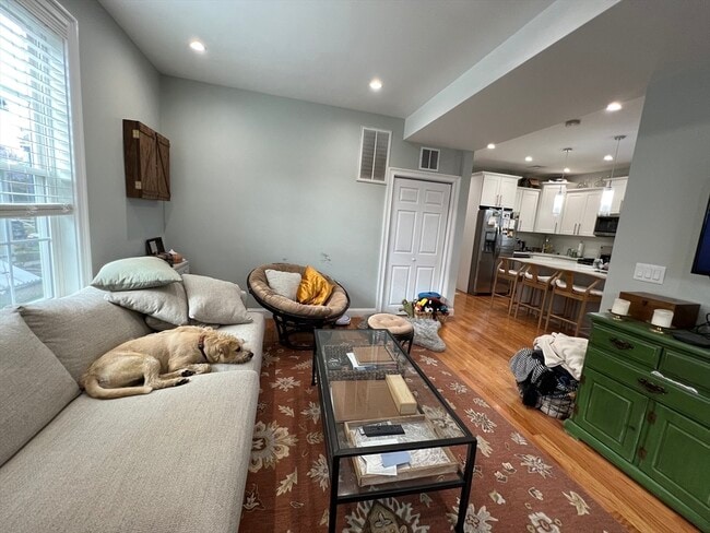 Foto del edificio - 20 Kenton Rd