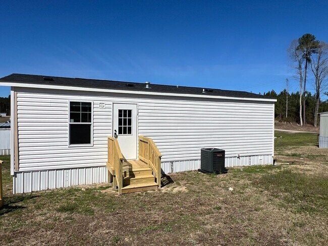 Foto del edificio - 136 Pine Forest Loop