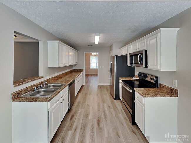 Building Photo - 350 Valley View Dr