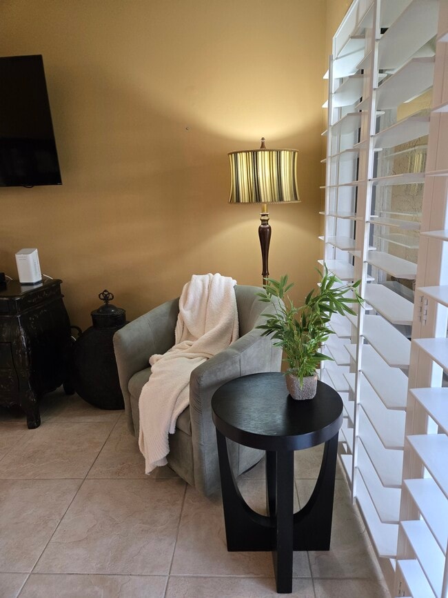 Building Photo - 3071 SE Aster Ln