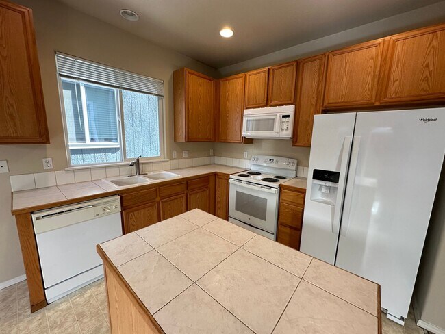 Foto del edificio - 4275 SE Russell St