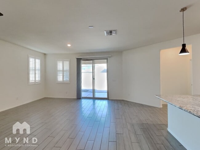 Foto del edificio - 7325 S 33rd Ln