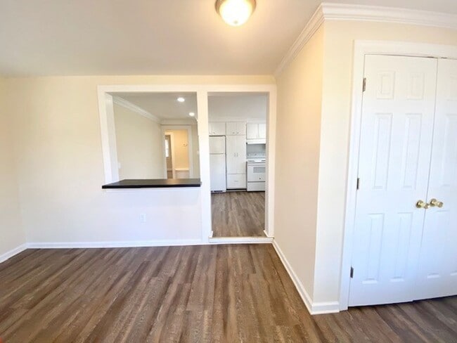 Foto del edificio - 2 Bedroom Home w/ a huge deck and yard