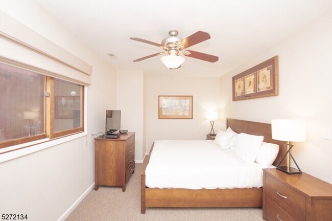 Foto del edificio - 5 Red Lodge Dr