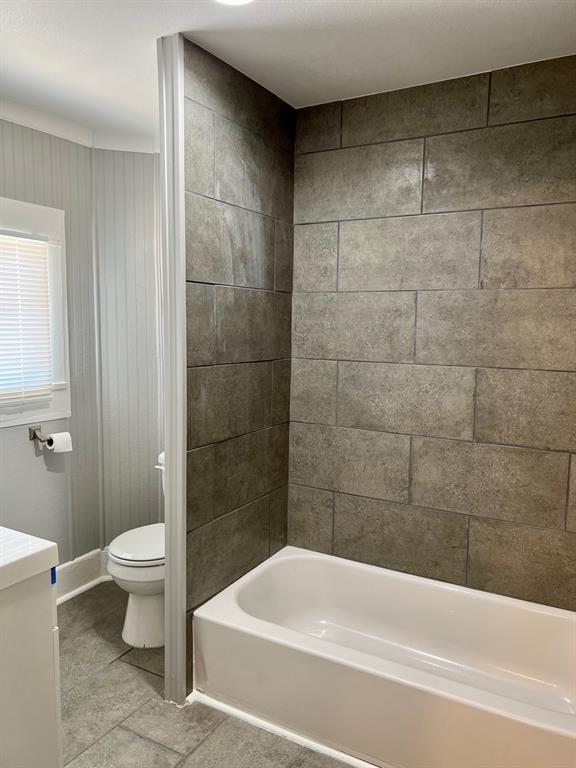 Building Photo - 409 S Perry Ave