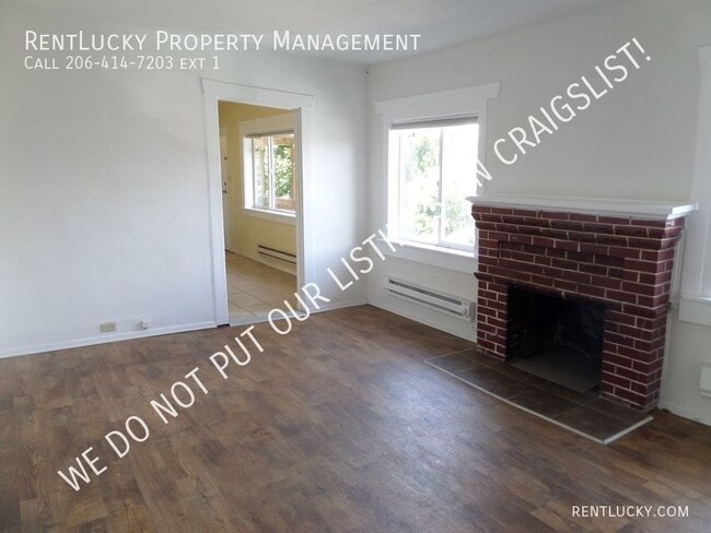 Building Photo - 6523 35th Ave SW