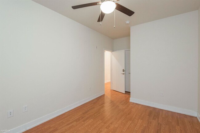 Building Photo - 4 br, 2 bath Triplex - 1405 N SYDENHAM ST ...