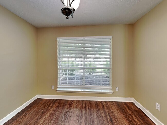 Foto del edificio - 26881 Armor Oaks Dr