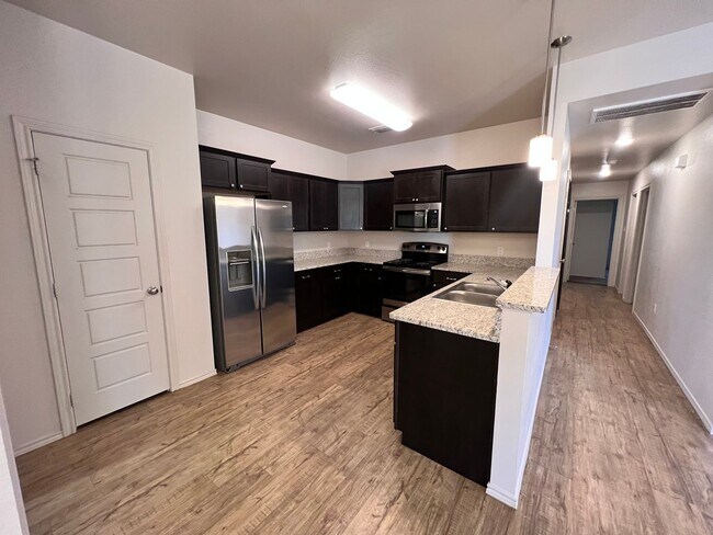 Foto del edificio - New Construction Duplex in FISD