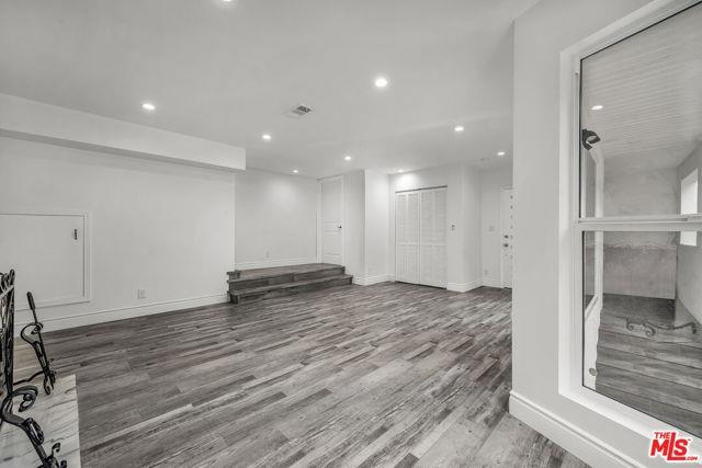 Building Photo - 9848 Portola Dr