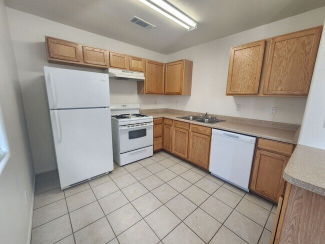 Foto del edificio - 6306 Athol Ave