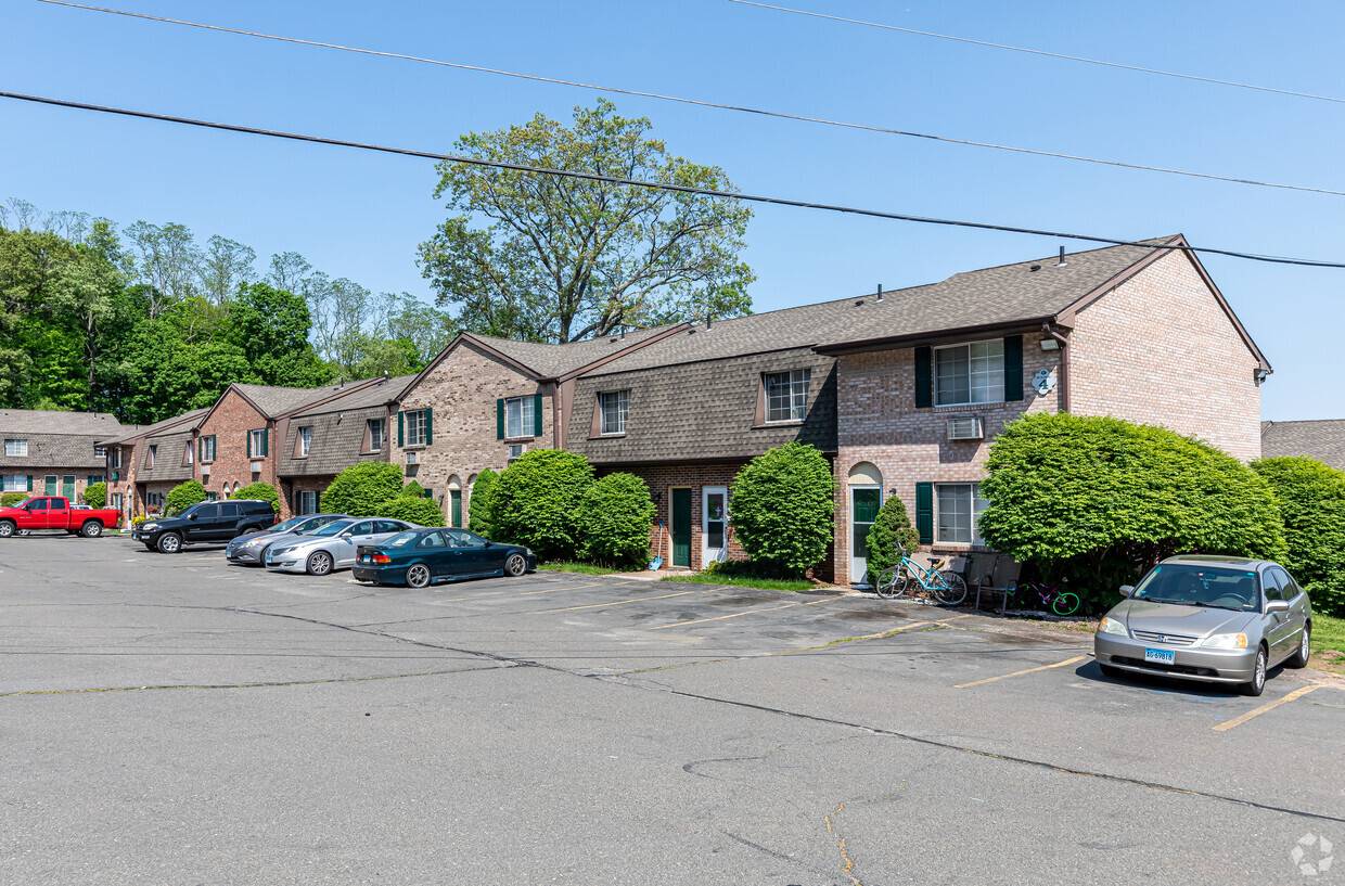 Primary Photo - Wyndham Court Apartments