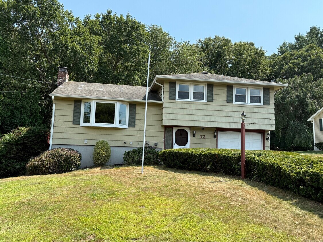 Foto principal - 73 Driscoll Dr