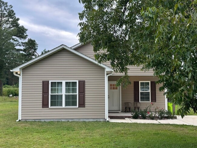 Building Photo - Cozy 2-bedroom home in New Bern