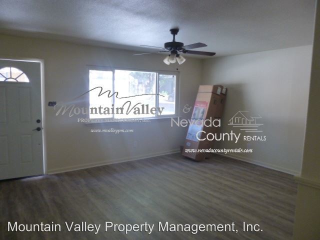 Building Photo - 10894 Bettcher Ct