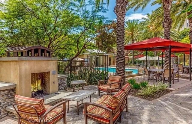 Building Photo - 16 Compass Ct