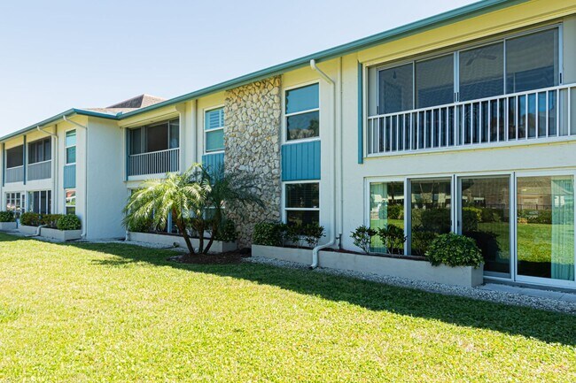 Foto del edificio - ** COZY 2BR/2BA FURNISHED CONDO – 55+ COMMUNITY IN RIVIERA GOLF ESTATES BY LELY ** SEASONAL OR 6 ...