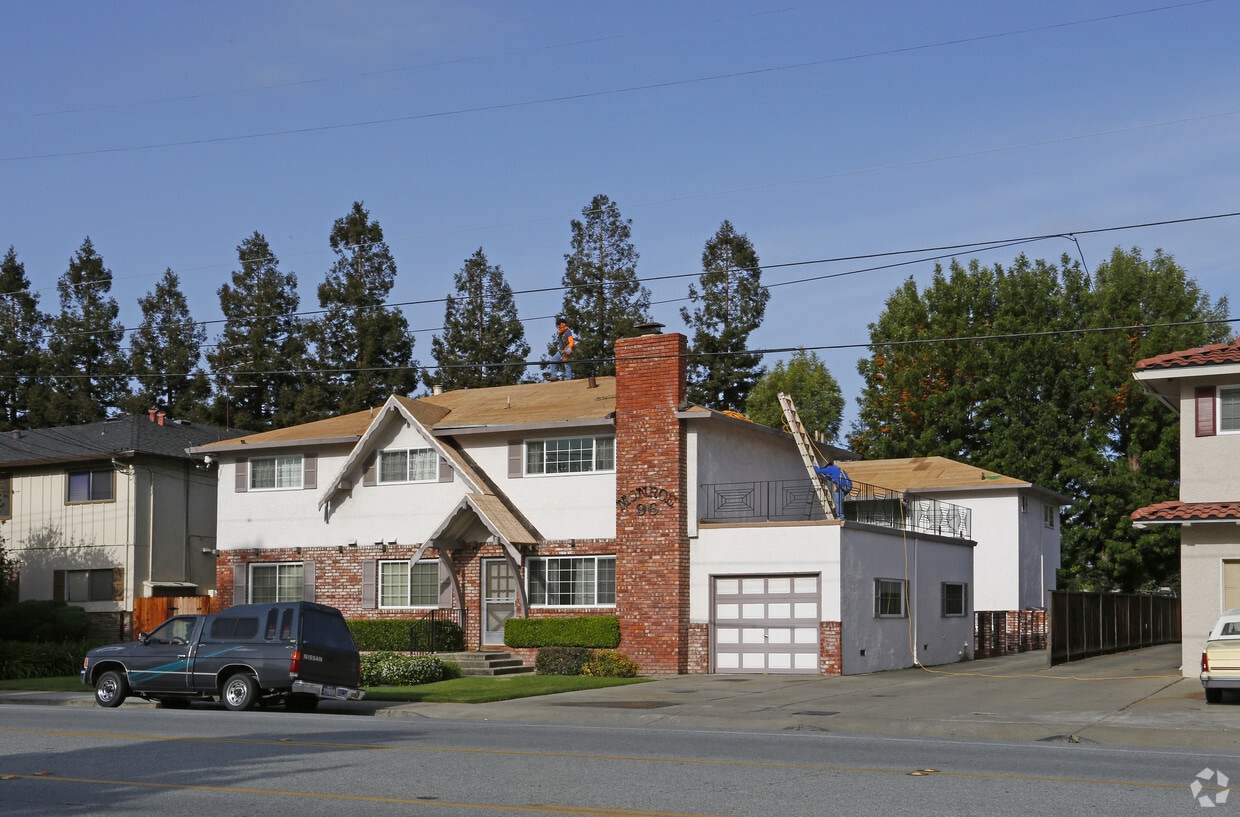 Primary Photo - 96 Monroe St