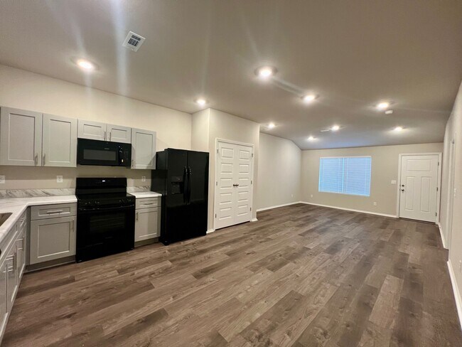 Building Photo - 3412 SW Adoration St